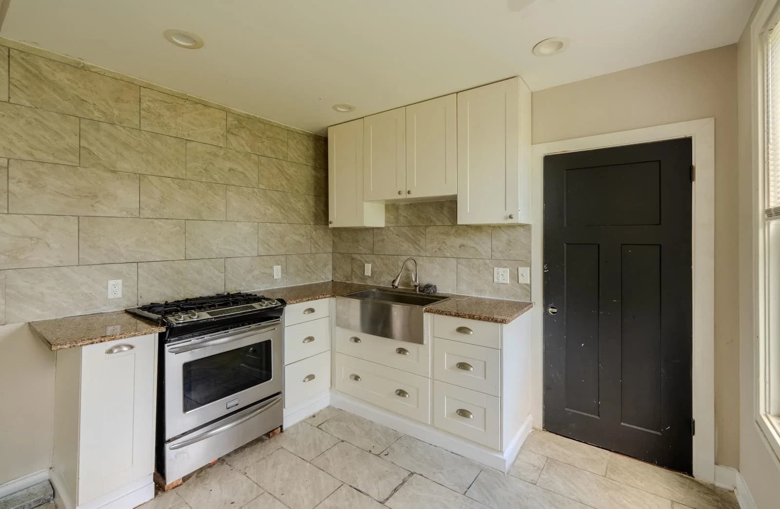 908 Hadley 5