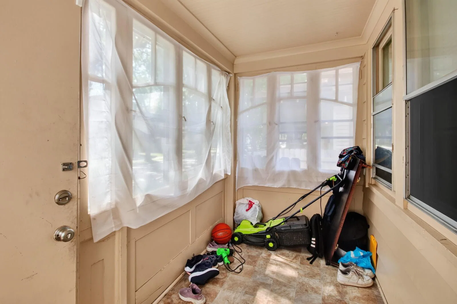 3827 Dr William Finlayson 4