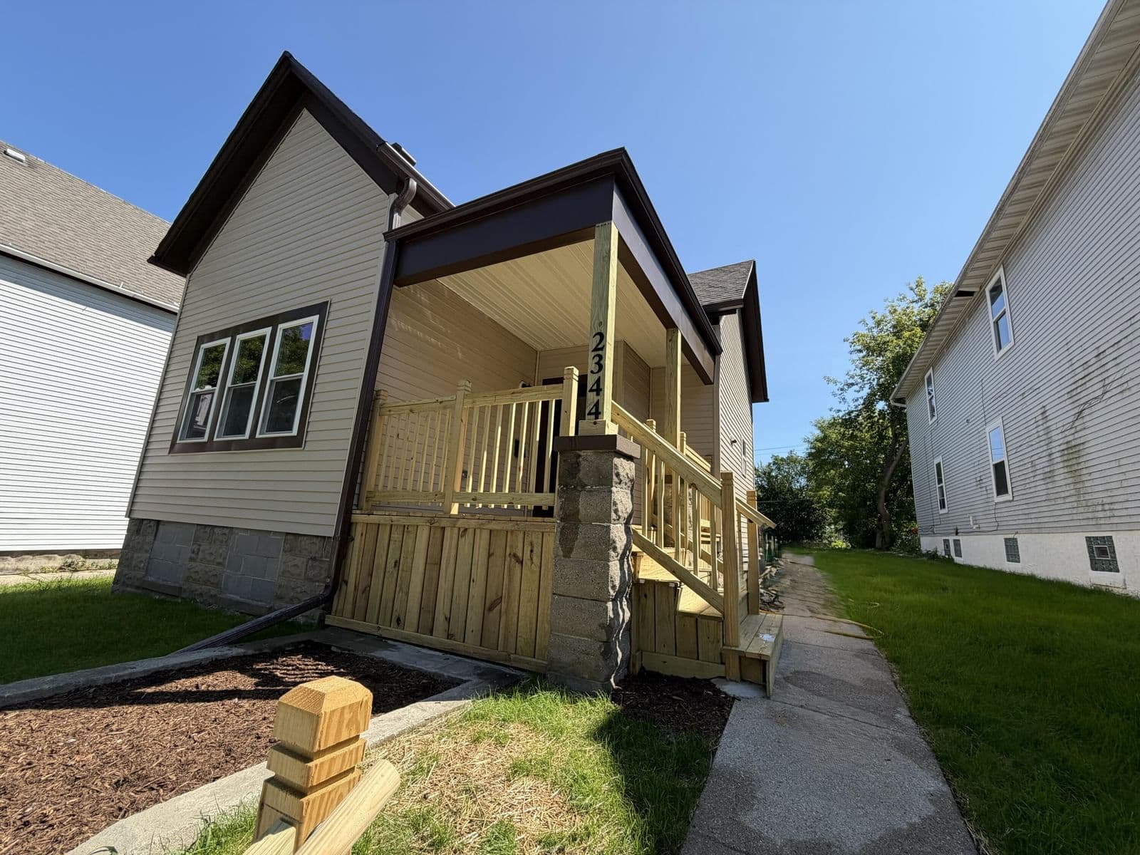 2344 Dr William Finlayson 3