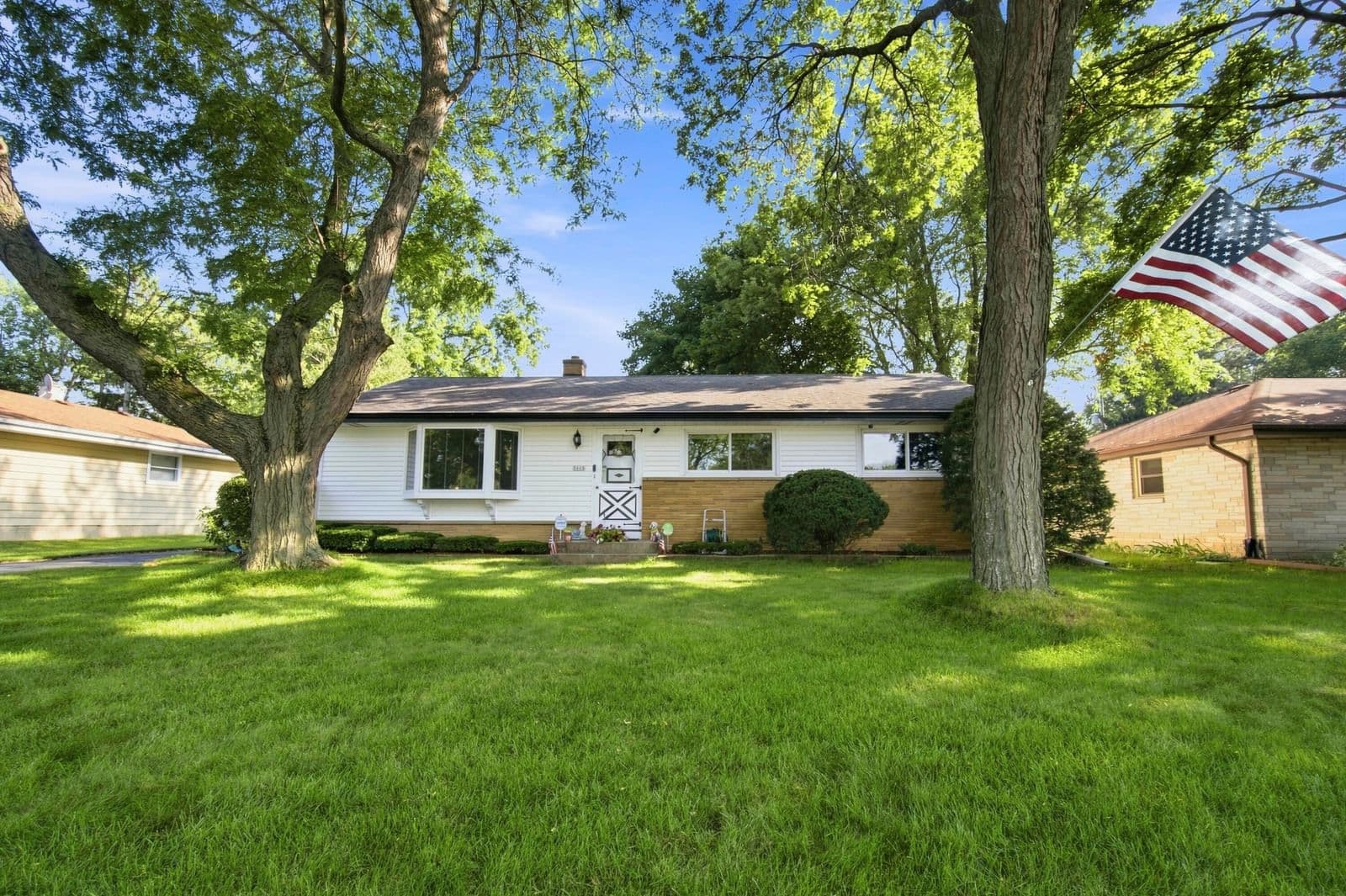 5805 Fountain 5