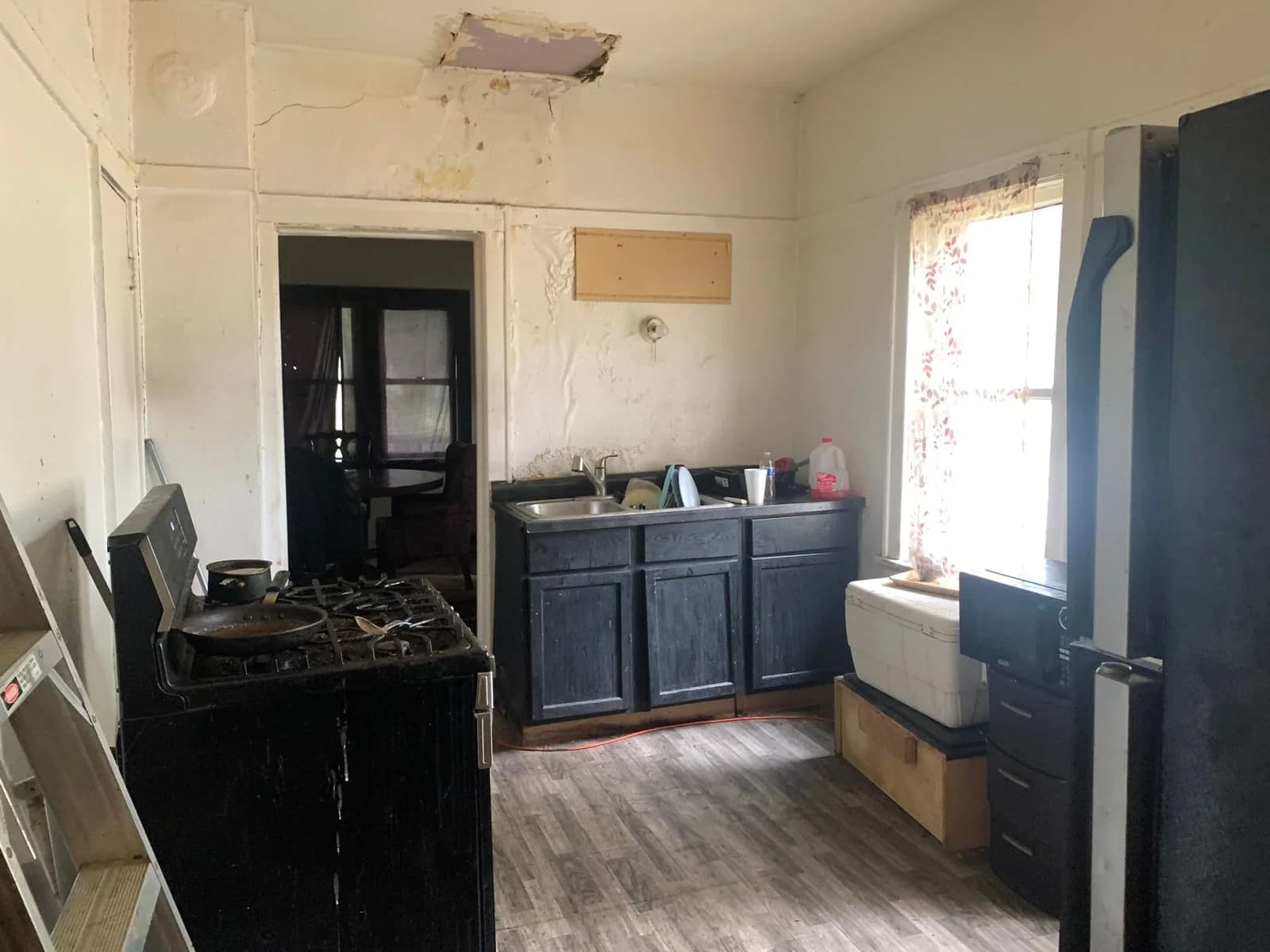 3203 Vine 3
