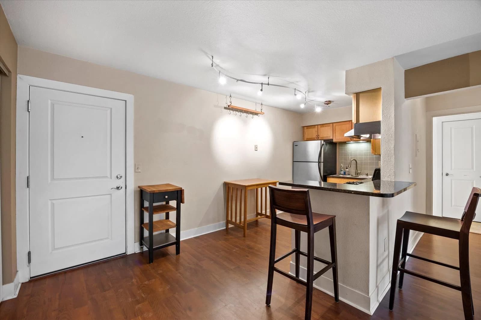 2121 Cambridge 4