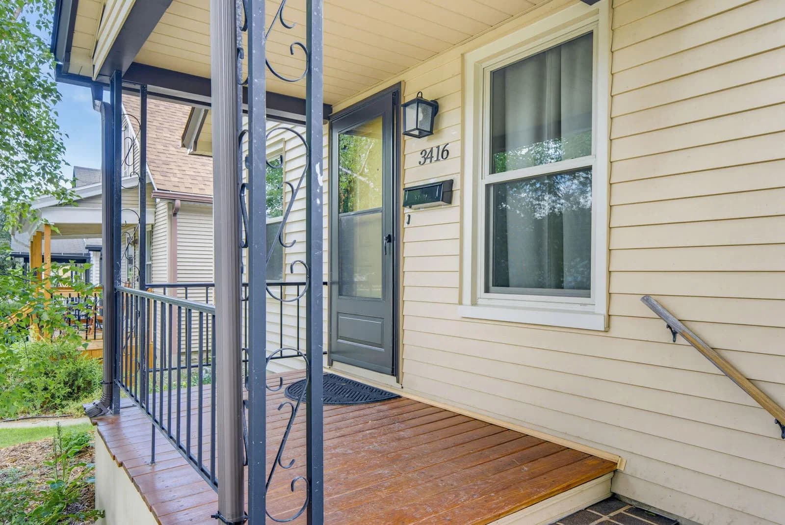 3416 Quincy 4