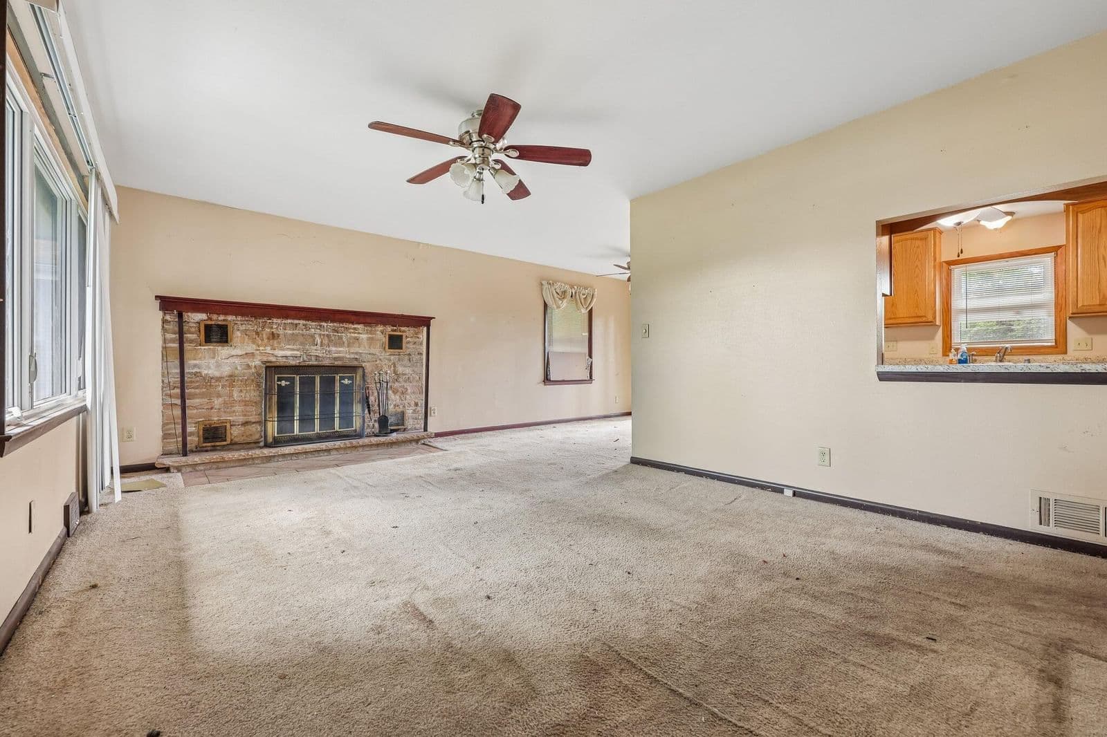 10611 Silver Spring 4