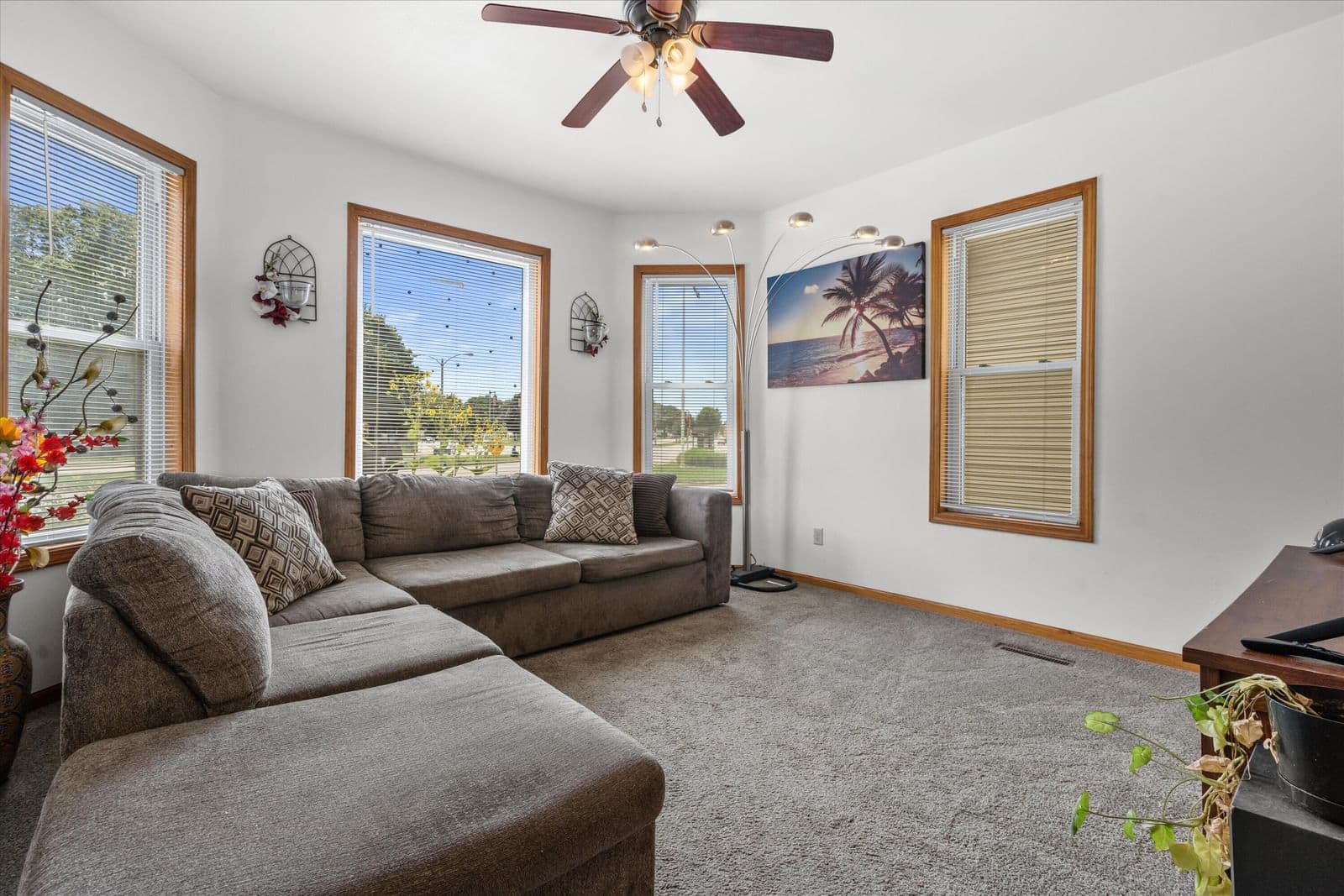 2636 Hayes 4