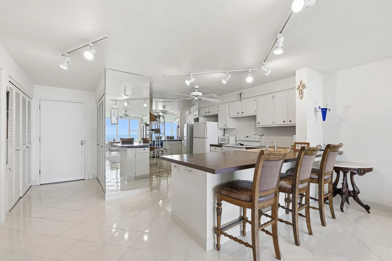 2525 Shore Dr 5