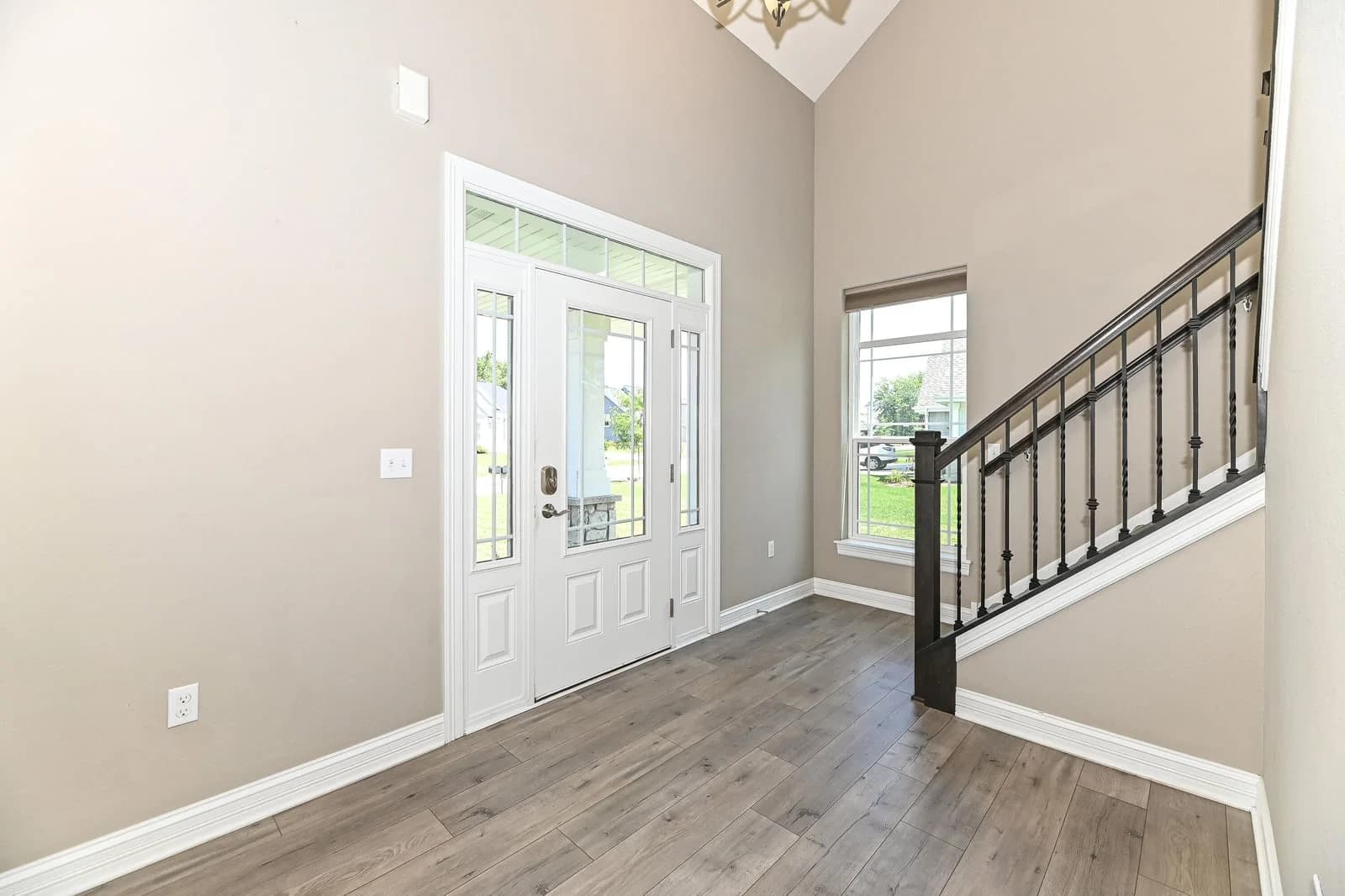 1515 Maple View Dr, Oak Creek, WI 53154 3