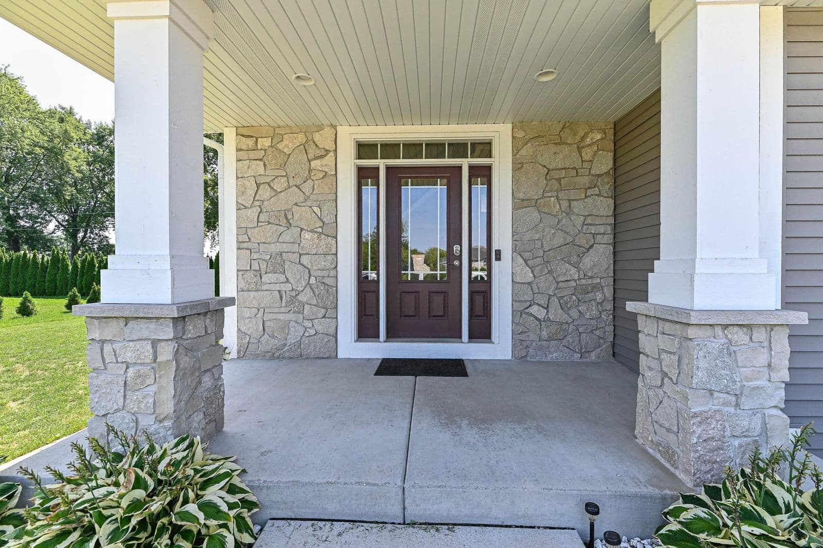 1515 Maple View Dr, Oak Creek, WI 53154 2