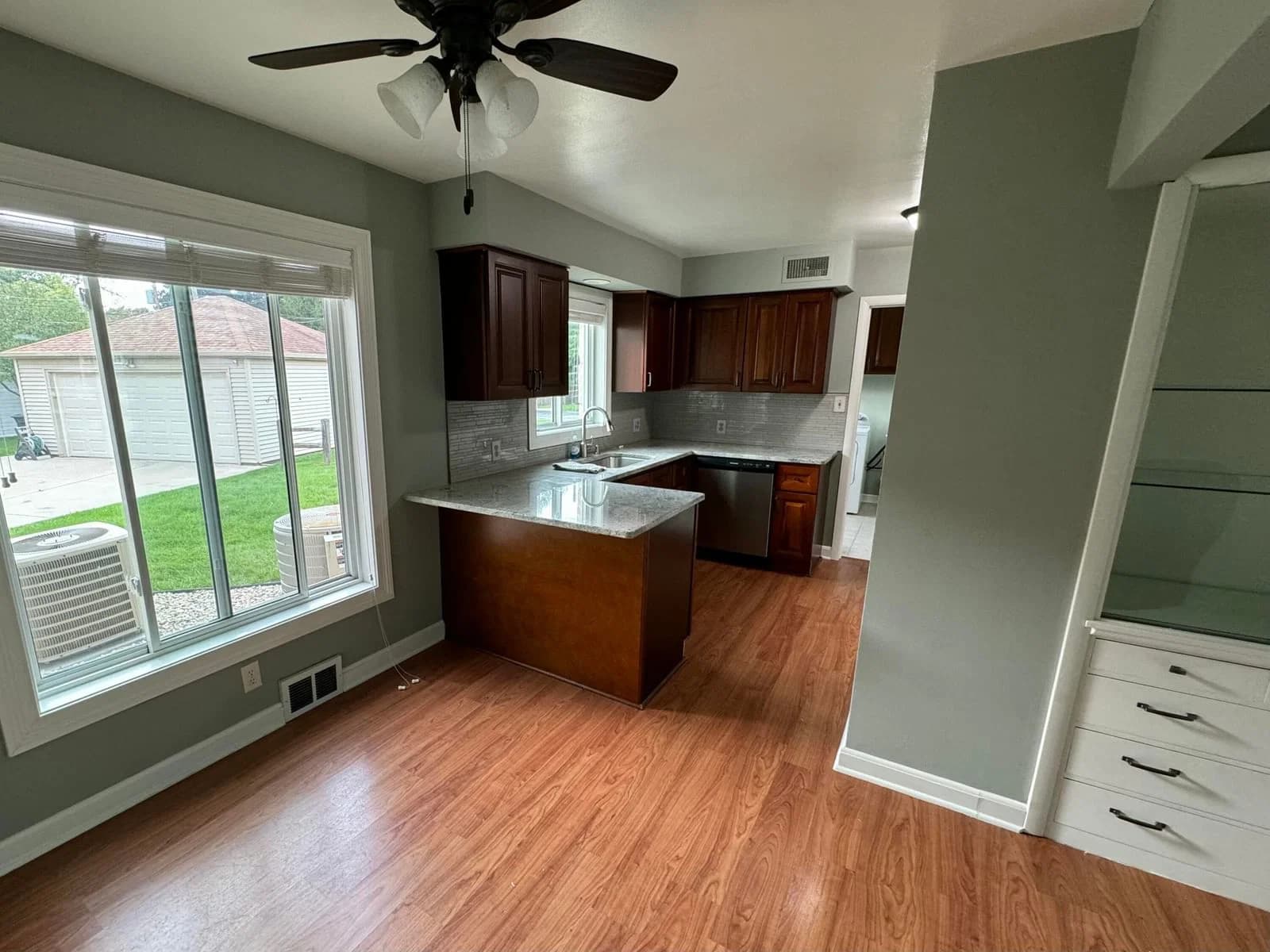 2105 Ludington 4