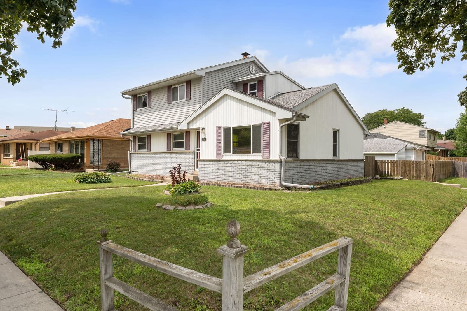 8302 Courtland 2