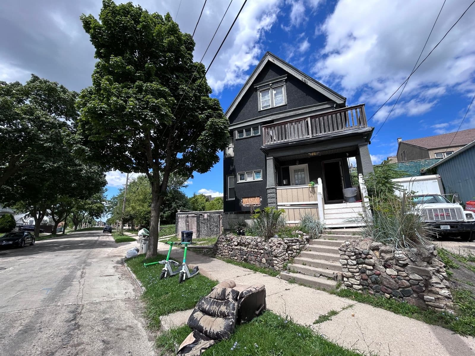 3746 Sarnow St, Milwaukee, WI 53208