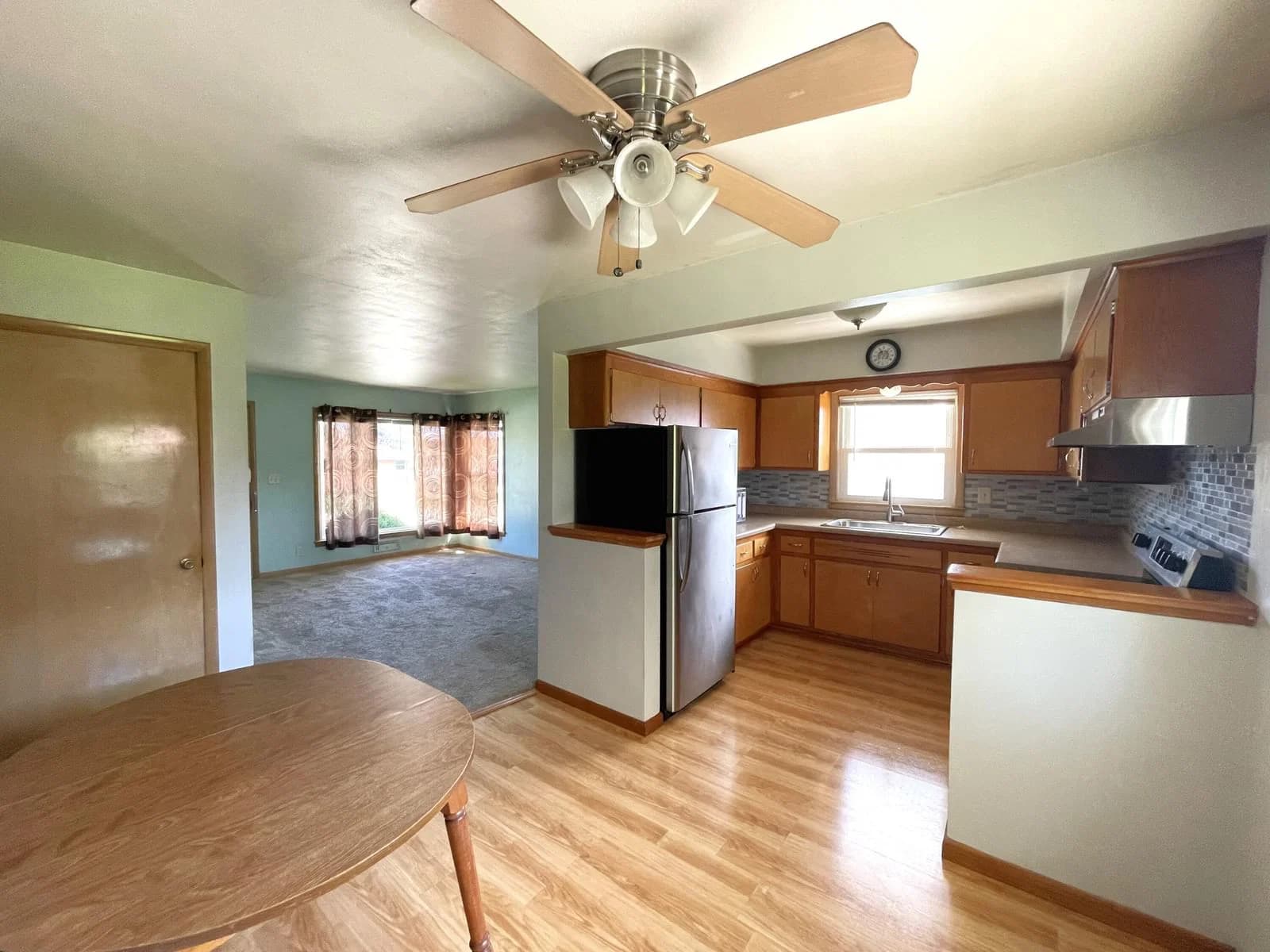 707 Lakeview Ave, South Milwaukee, WI 53172 2