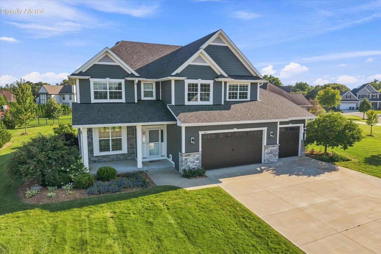 1815 Lilac Ln, Oak Creek, WI 53154 2