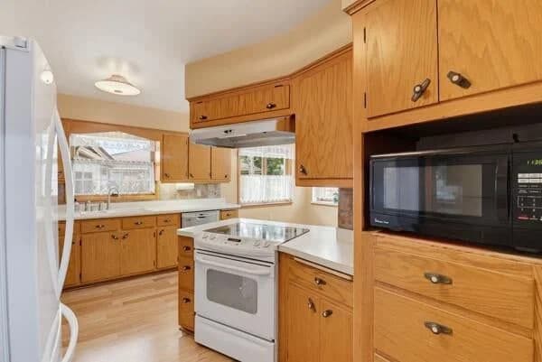 542 Van Beck Ave, Milwaukee, WI 53207 3