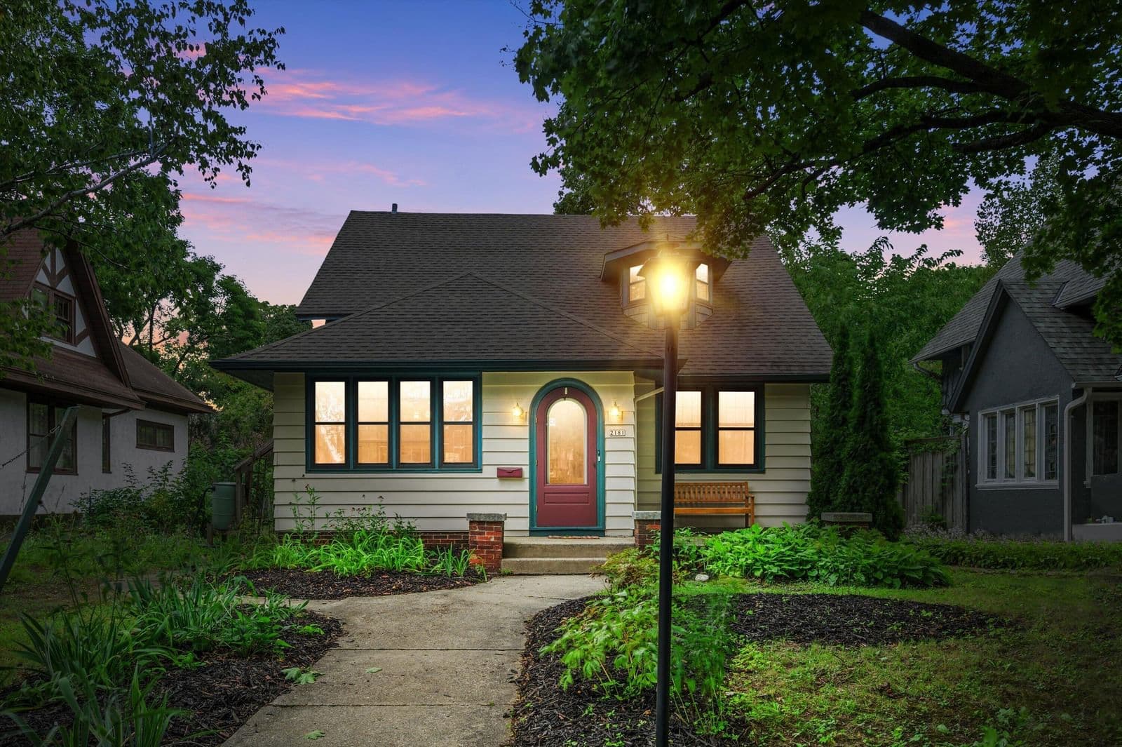2181 53rd St, Milwaukee, WI 53208 2