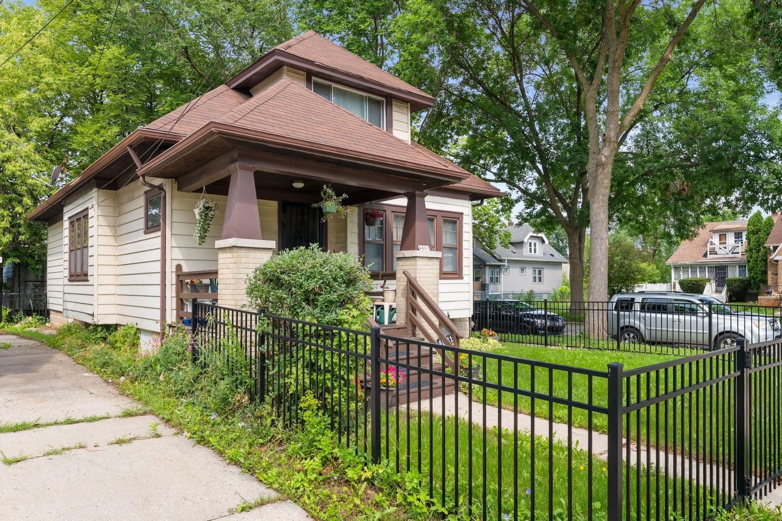 4881 27th St, Milwaukee, WI 53209 2