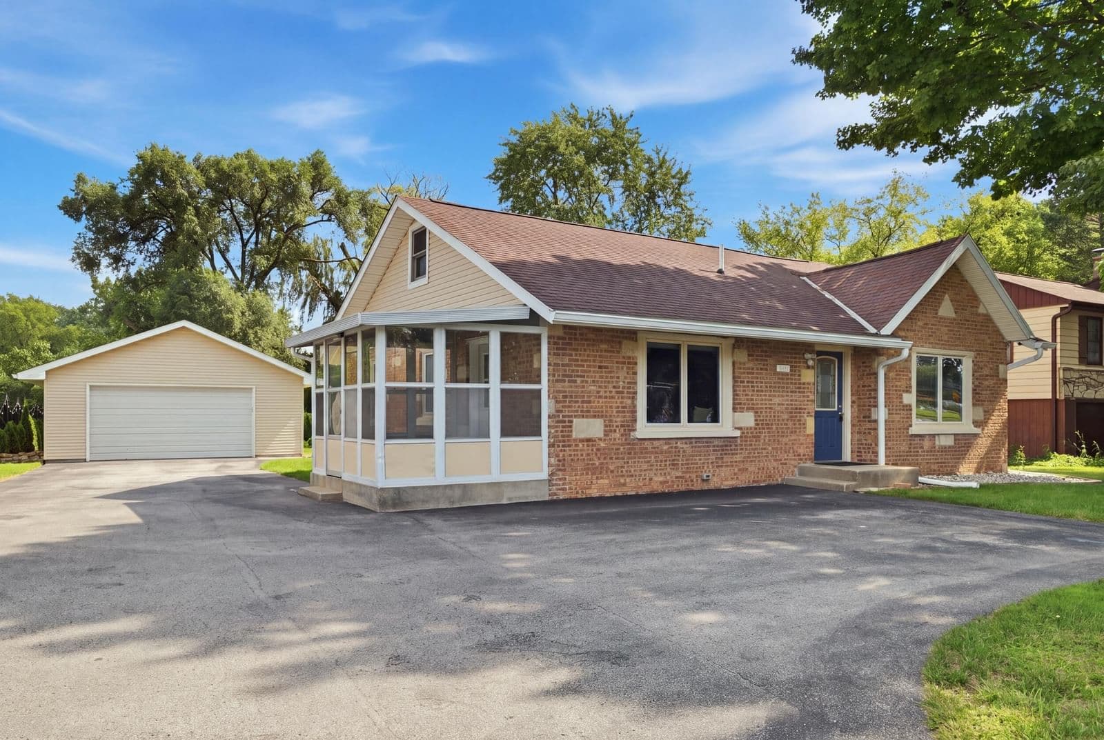 4809 Loomis Rd, Greenfield, WI 53220 2