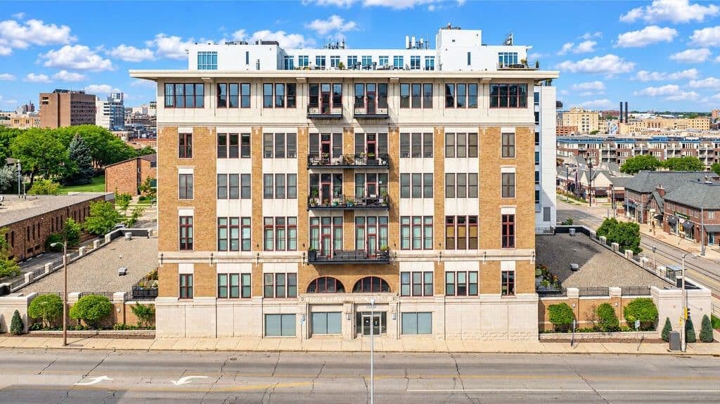 1325 Van Buren St, Milwaukee, WI 53202