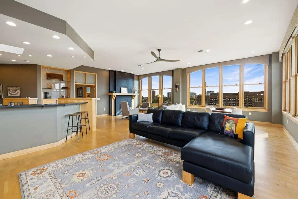 1325 Van Buren St 5