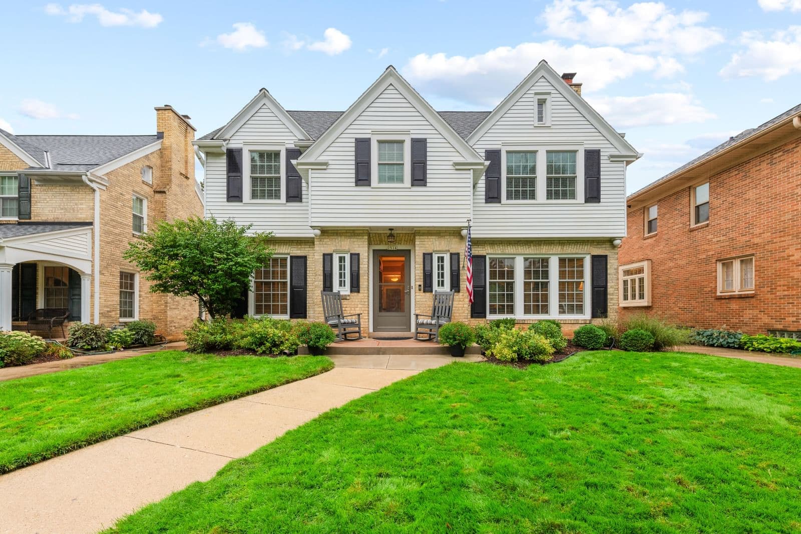 2516 90th St, Wauwatosa, WI 53226