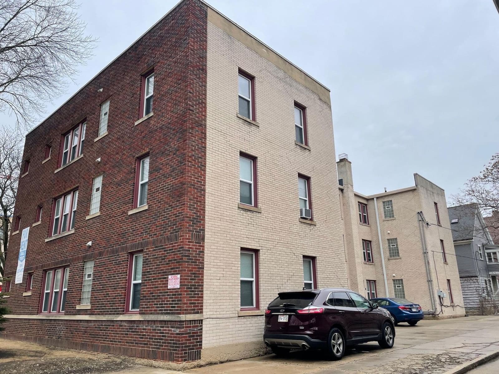 3313 Wells 4