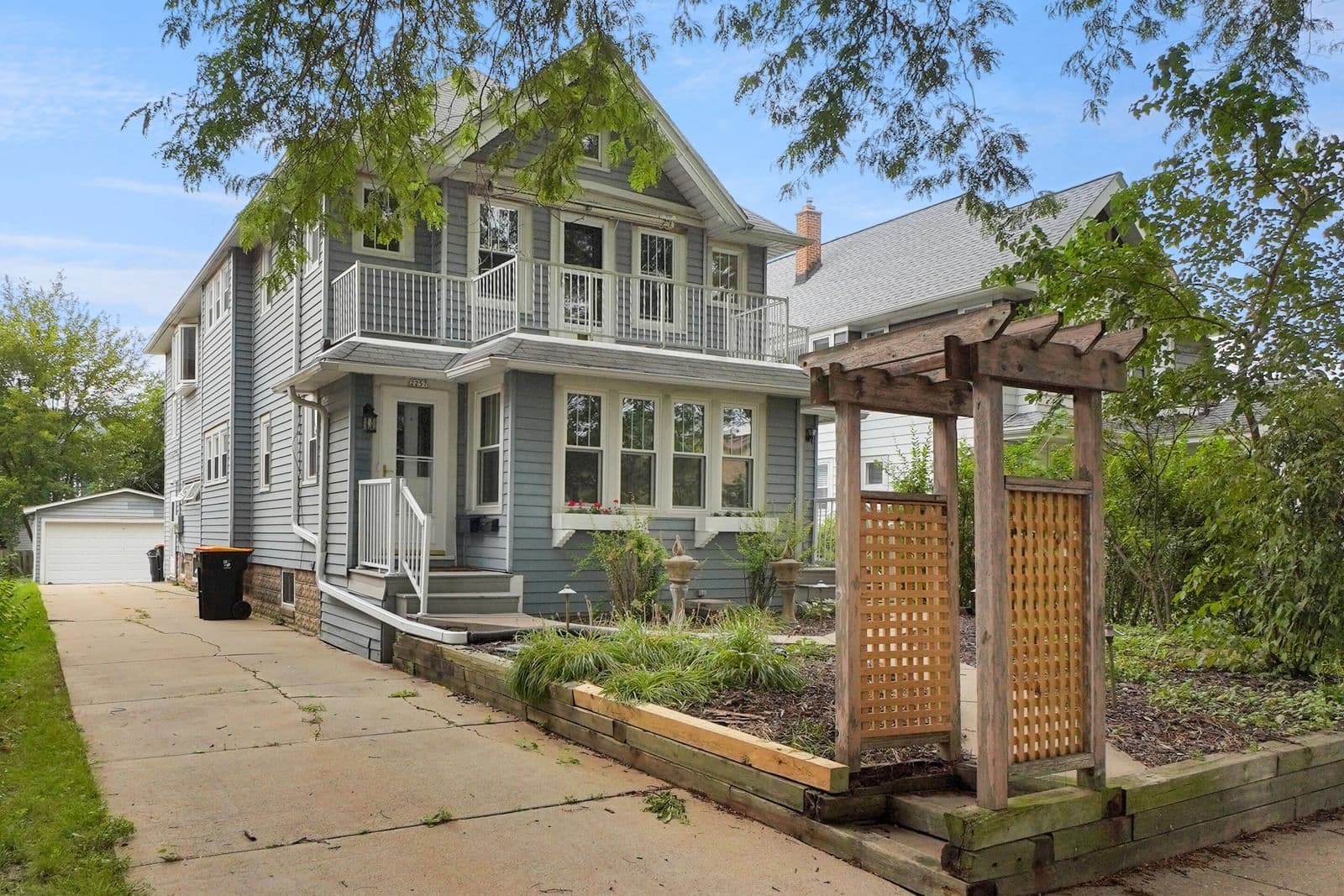 2257 64th St, Wauwatosa, WI 53213 2