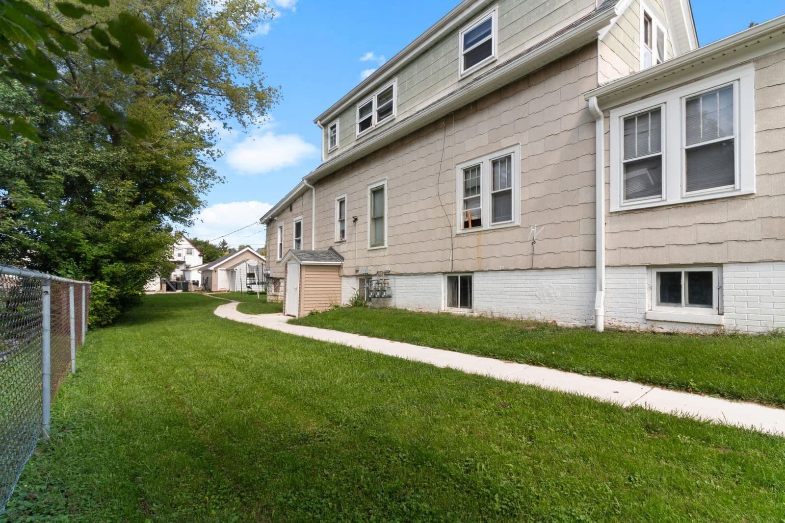 1324 Marquette Ave, South Milwaukee, WI 53172 2