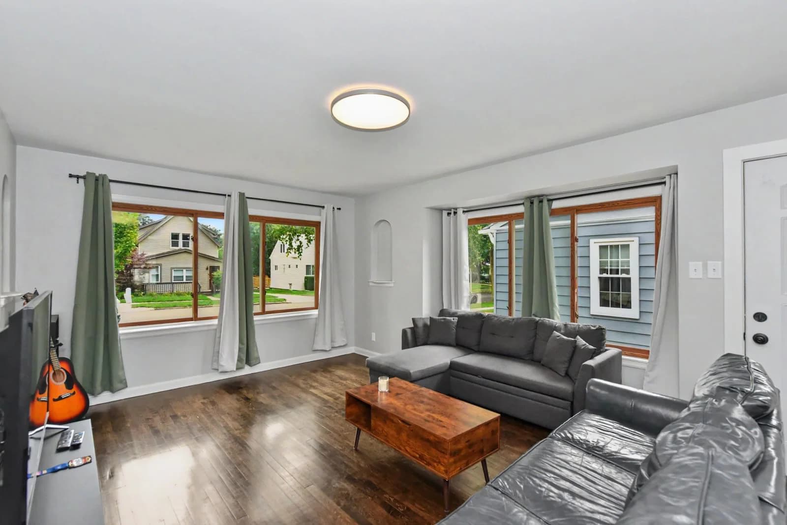 4113 Austin St, Milwaukee, WI 53207 3