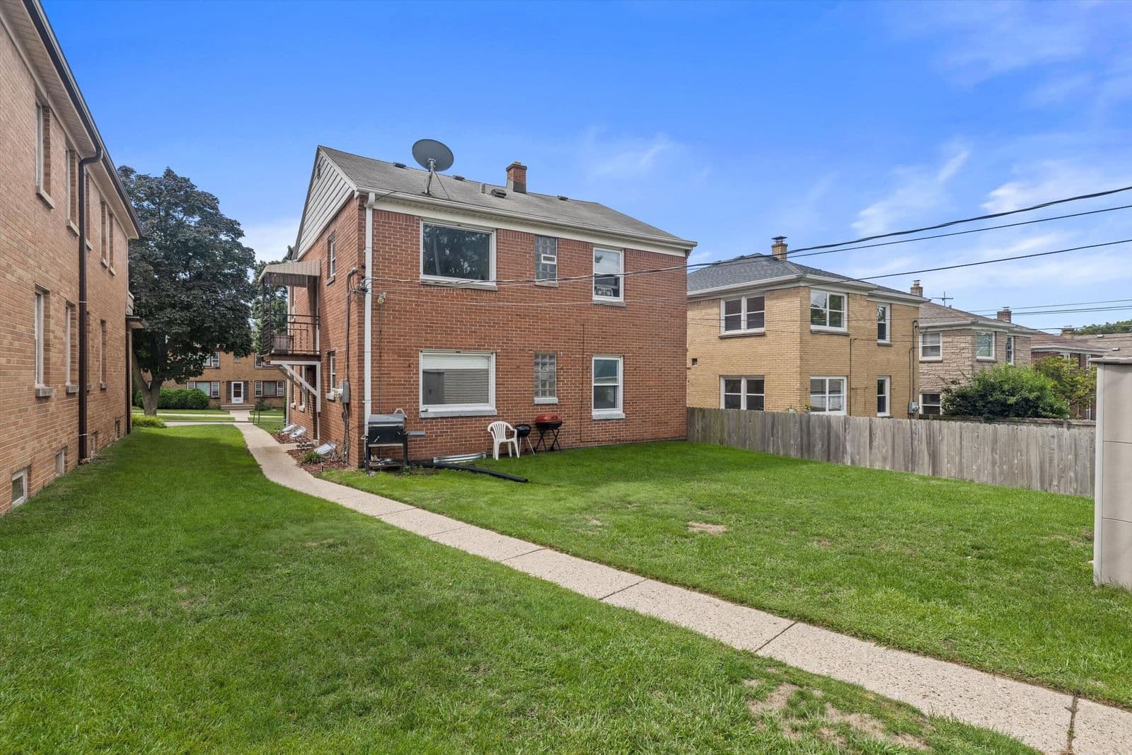 8306 Center 4