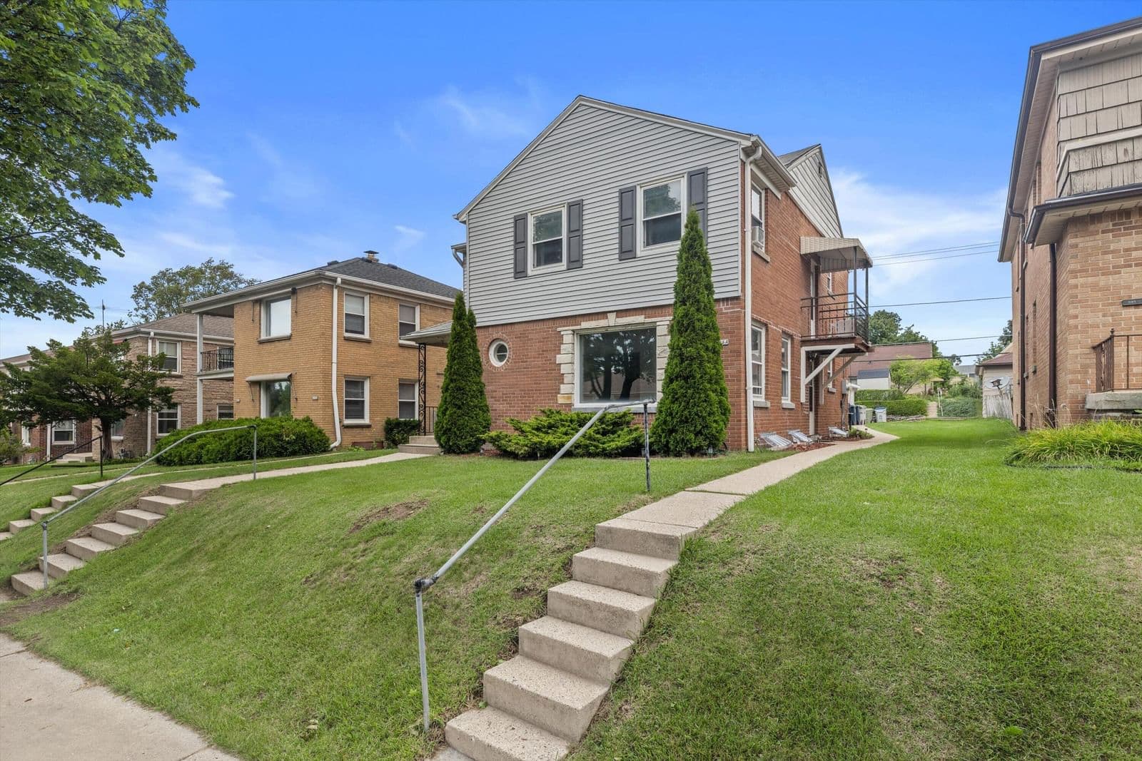 8306 Center 3