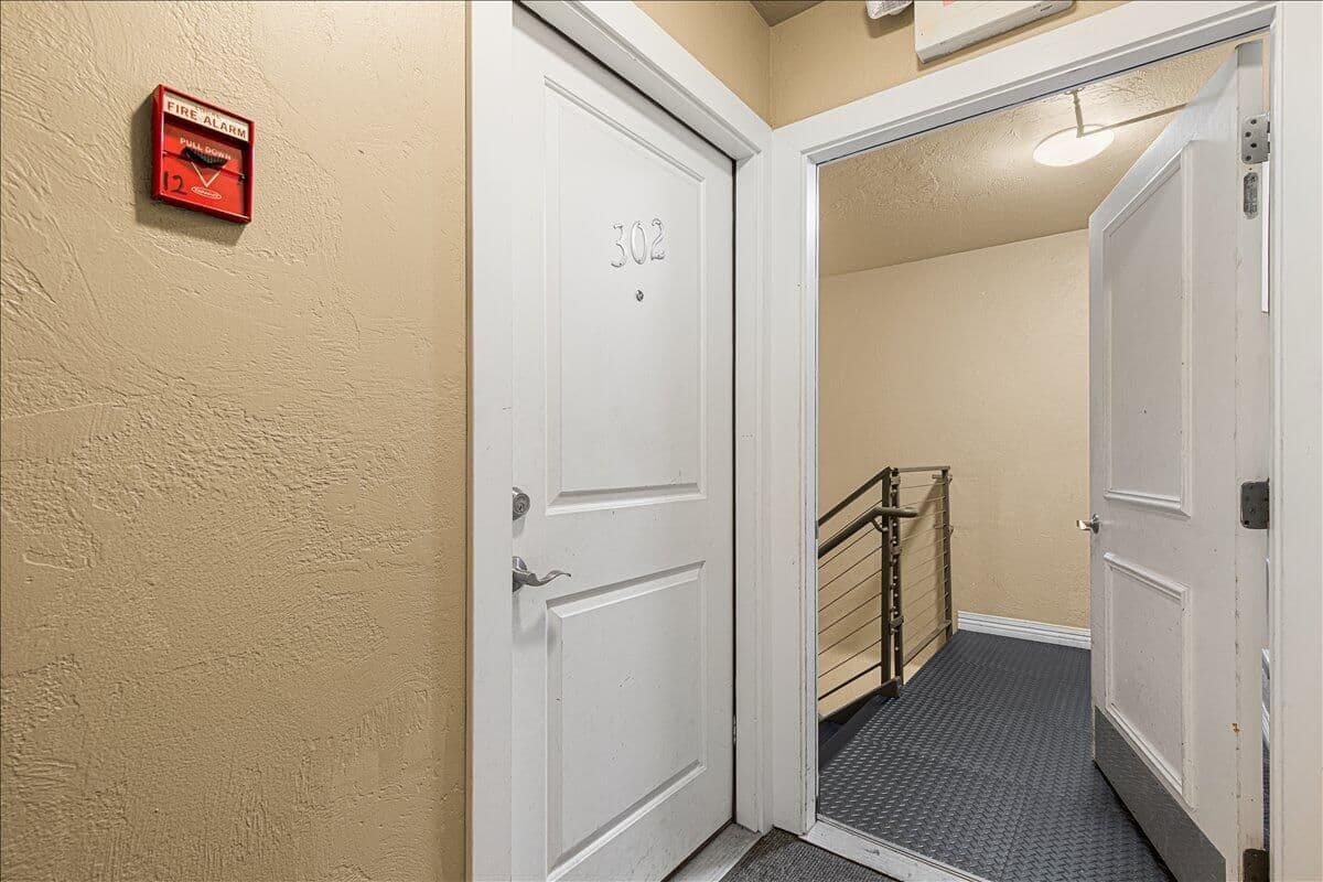 2121 Cambridge Ave 5