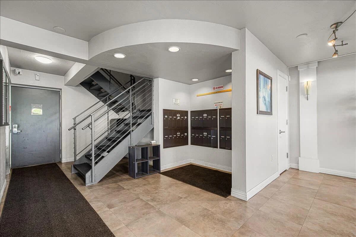 2121 Cambridge Ave 4