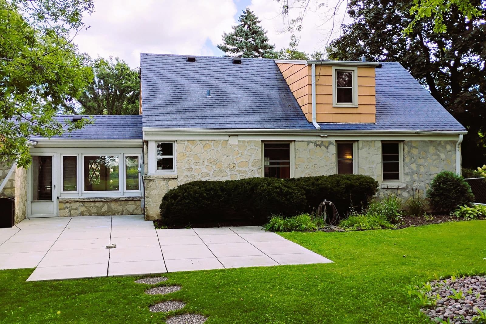 7101 107th St, Milwaukee, WI 53224 3