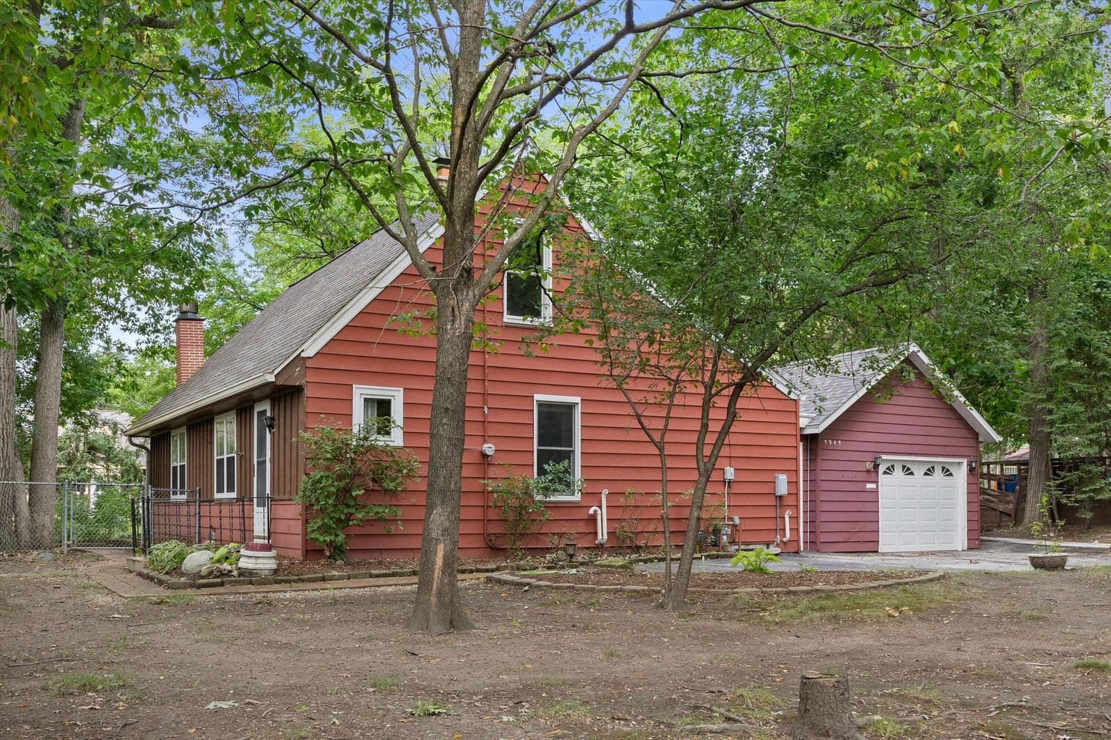 5945 20th St, Milwaukee, WI 53221