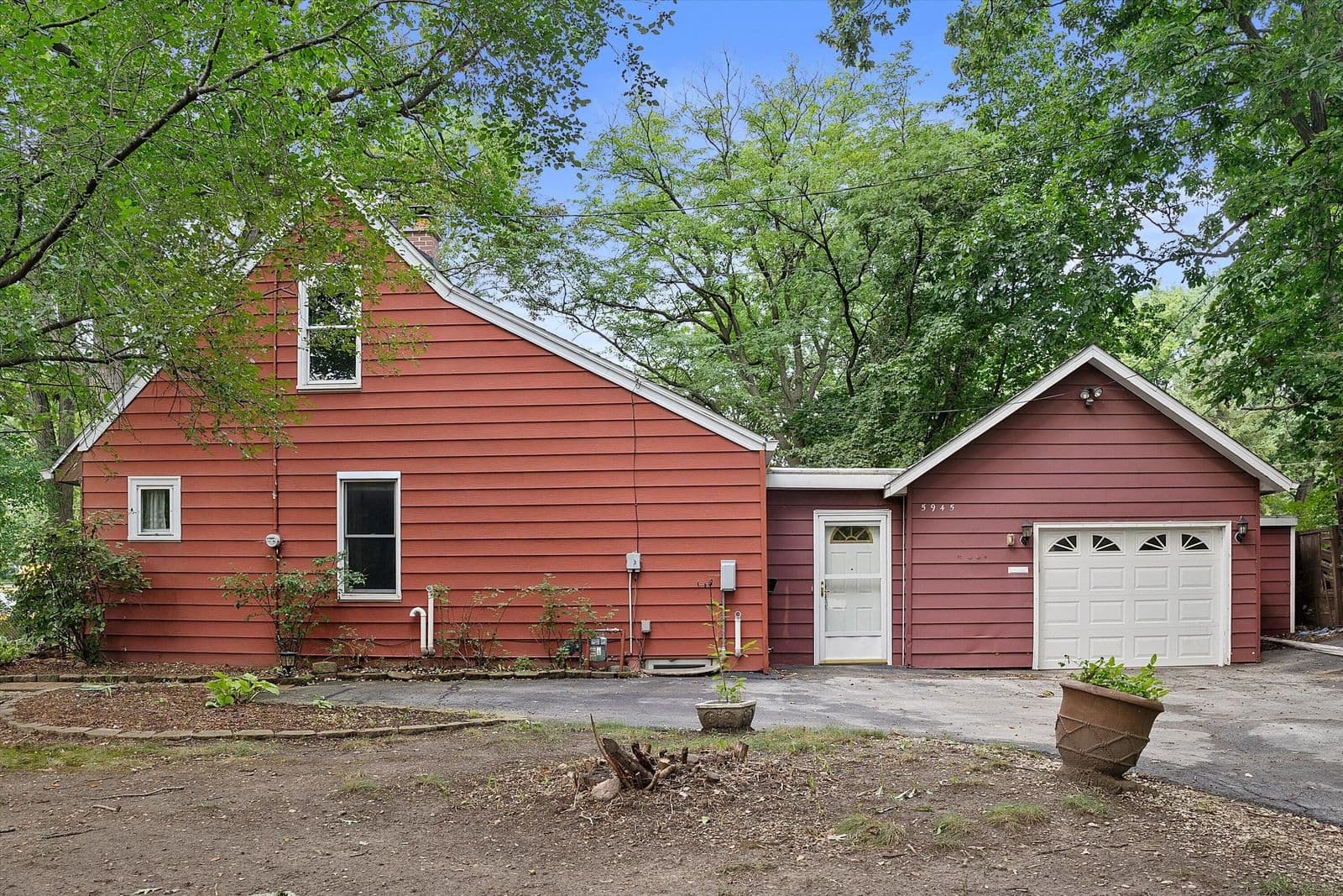 5945 20th St, Milwaukee, WI 53221 3
