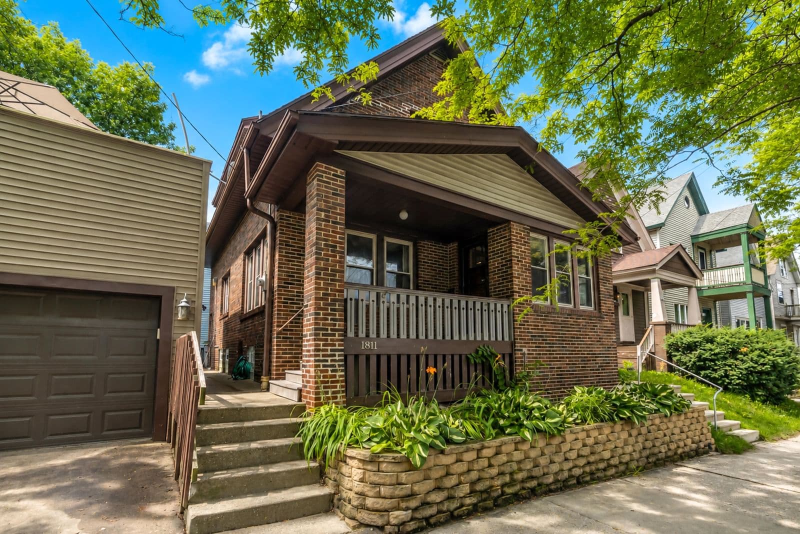 1811 Astor St, Milwaukee, WI 53202 2