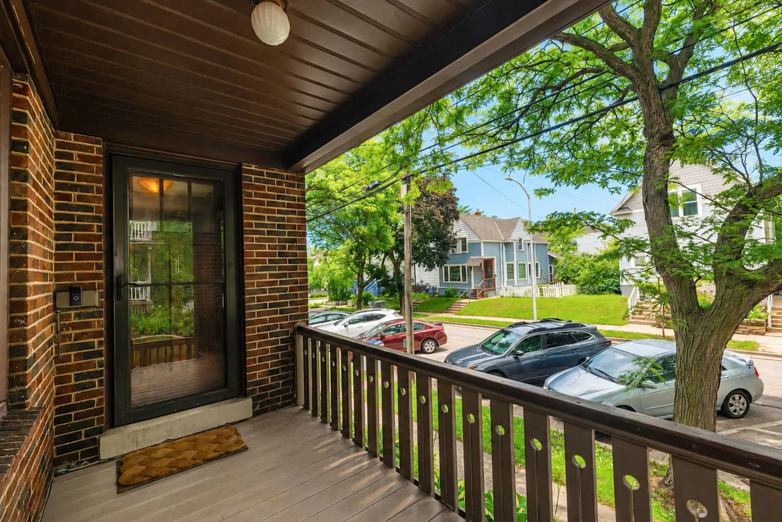 1811 Astor St, Milwaukee, WI 53202 3