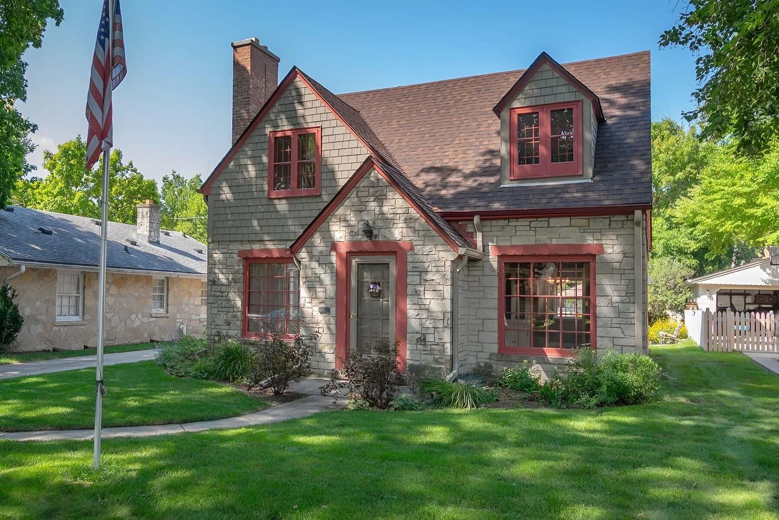 2611 84th St, Wauwatosa, WI 53226