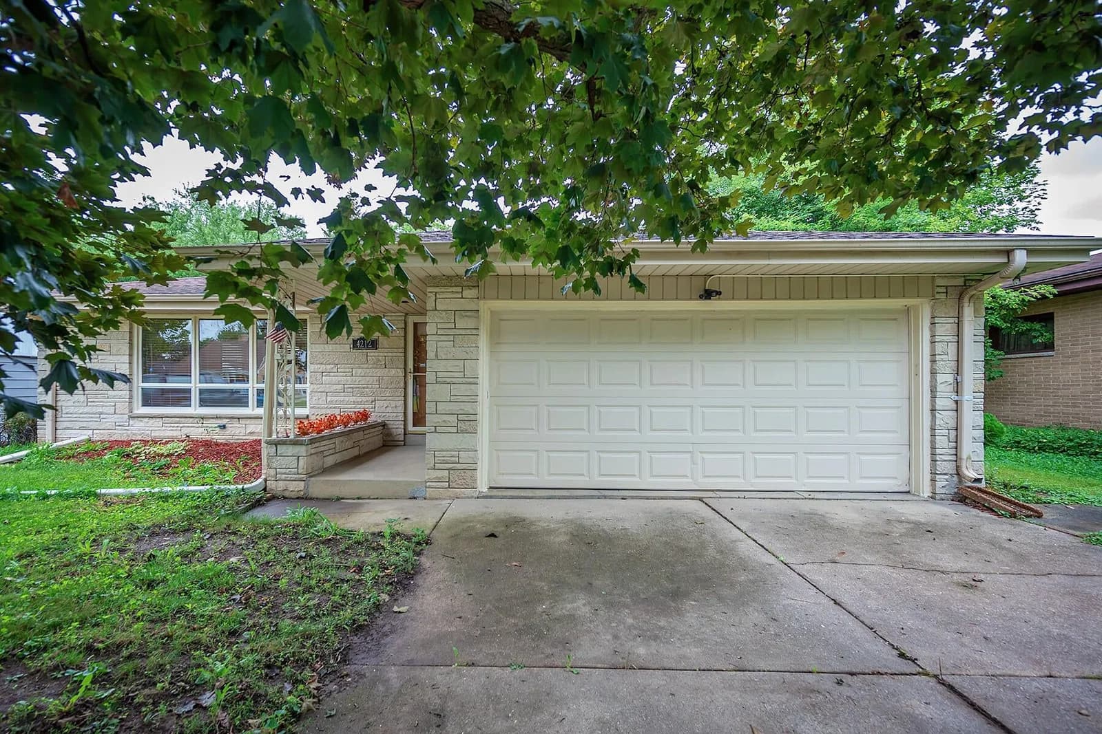 4212 95th St, Wauwatosa, WI 53222 2