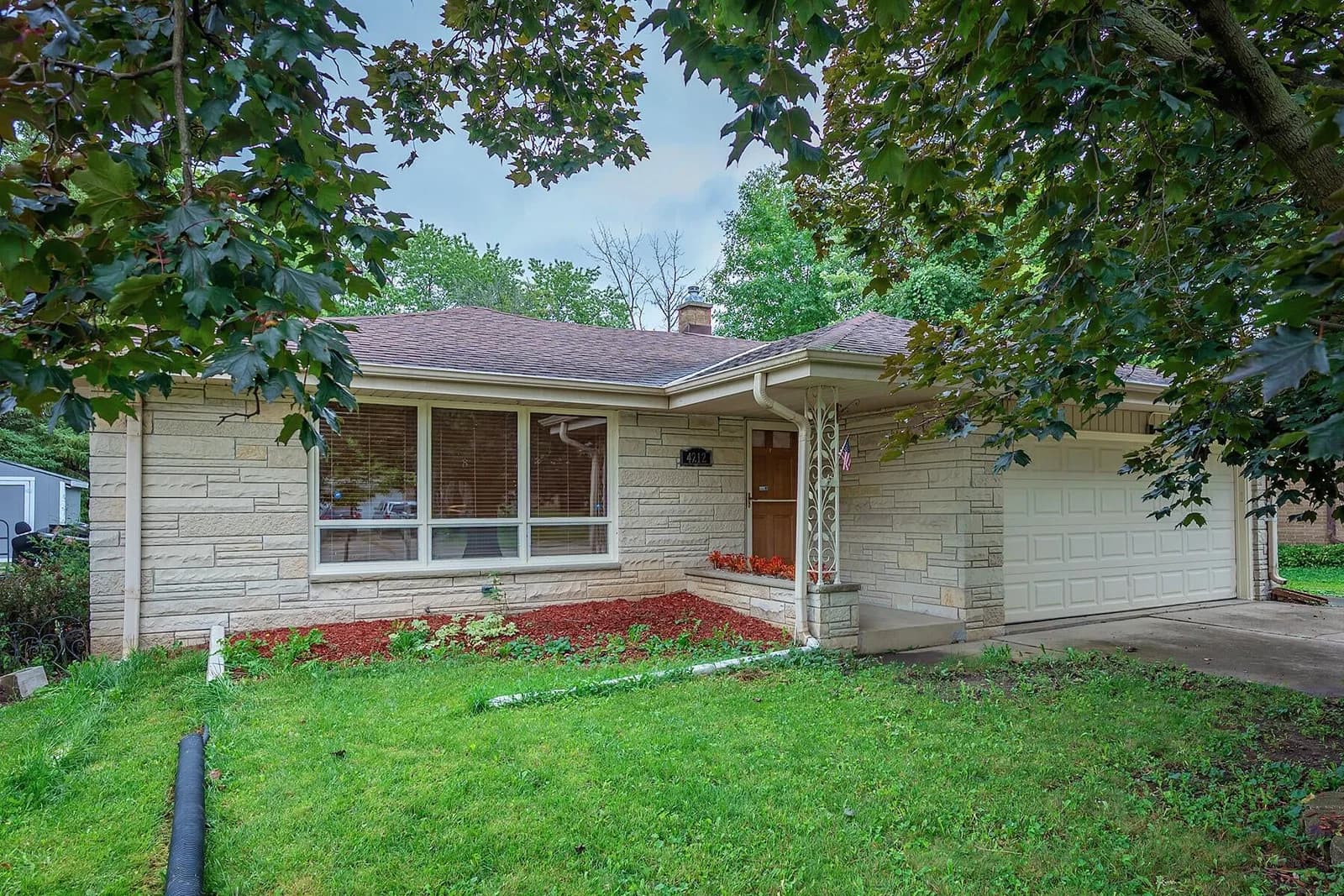 4212 95th St, Wauwatosa, WI 53222