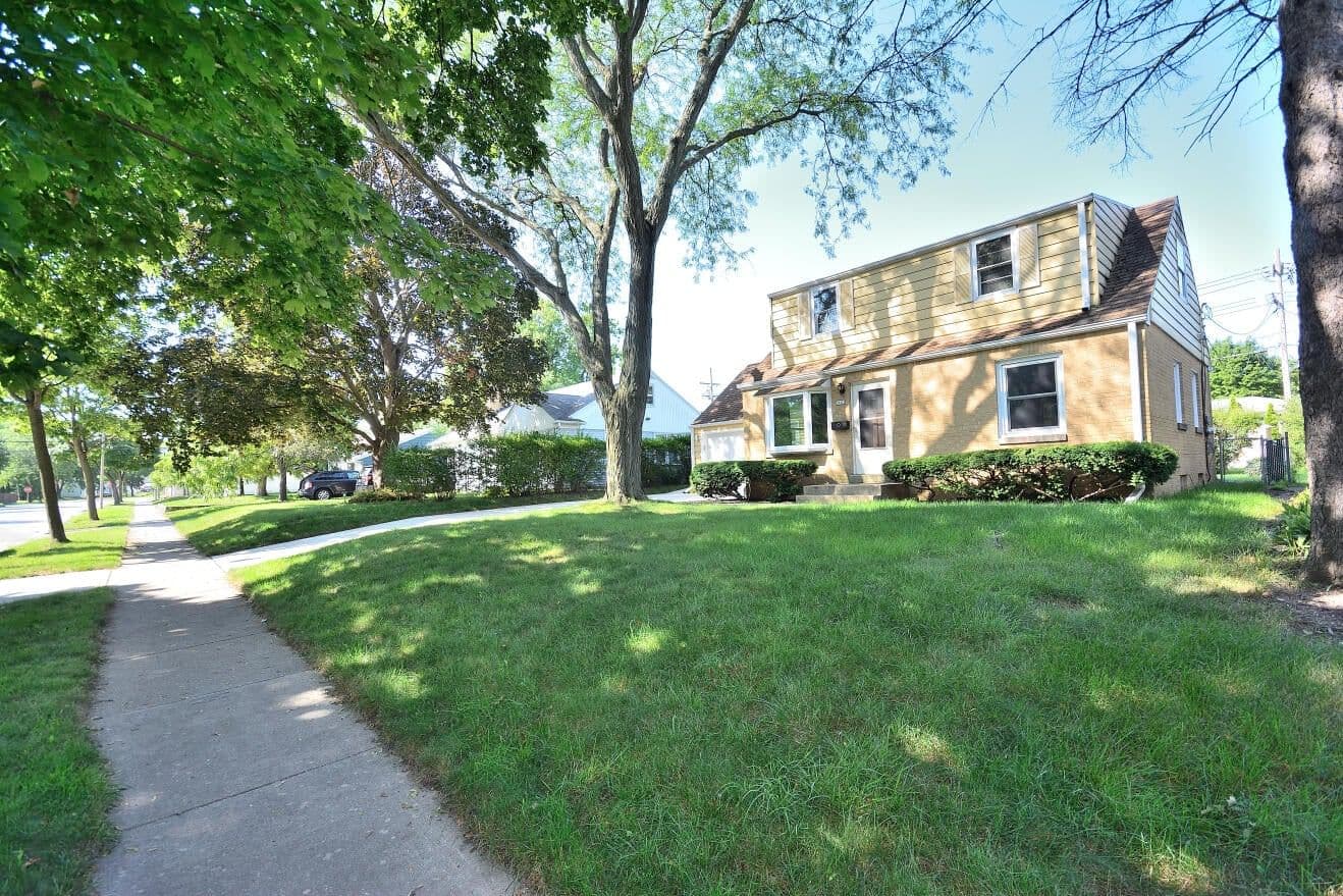3603 82nd St, Milwaukee, WI 53222 3