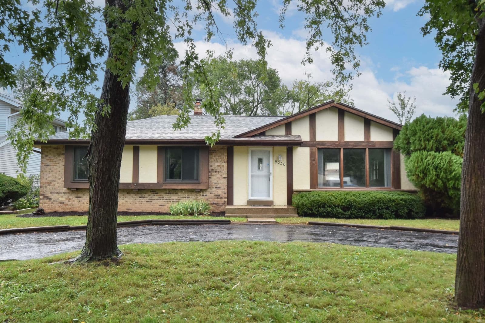 9030 Helena, Milwaukee, WI 53224