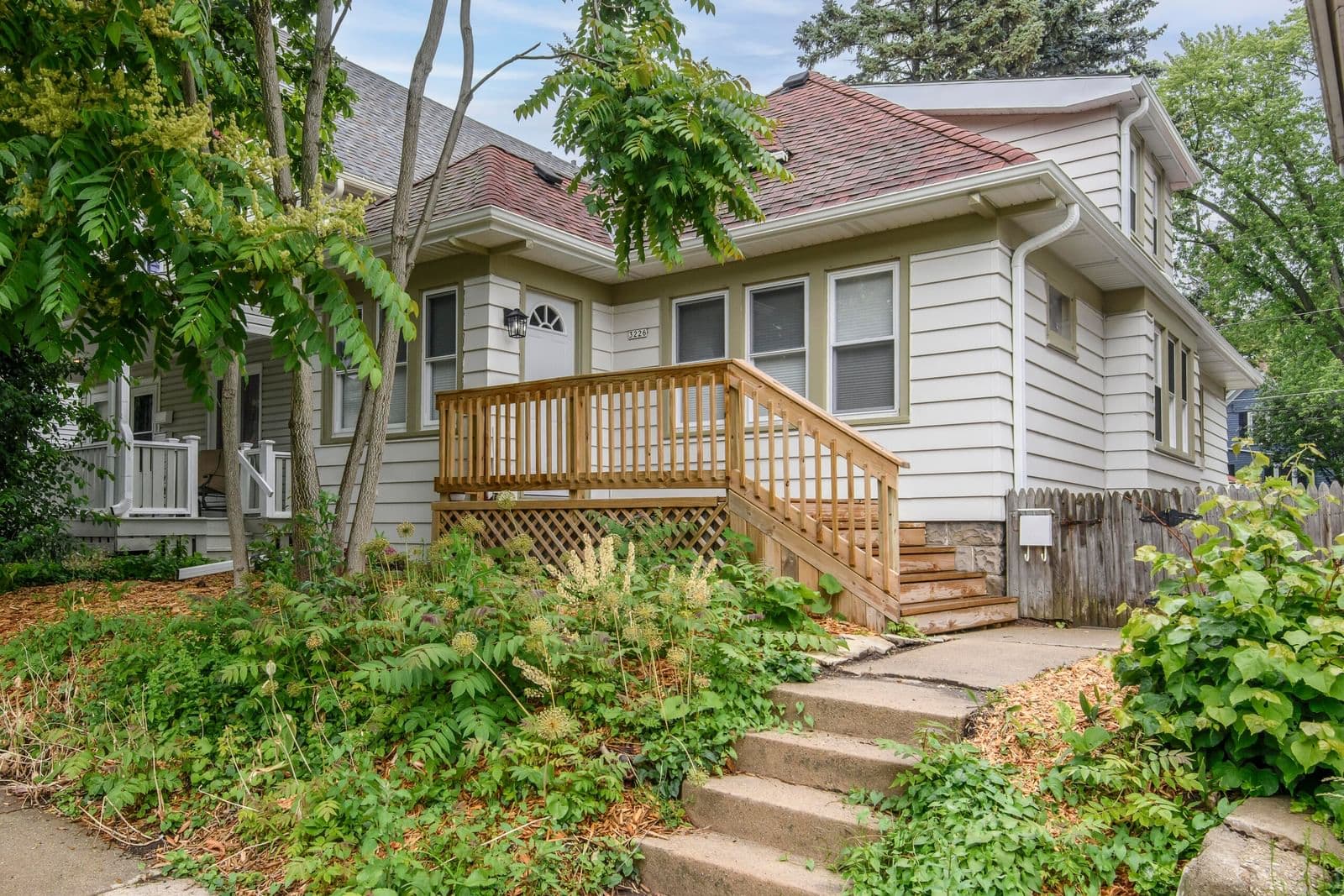 3226 Newhall, Milwaukee, WI 53211