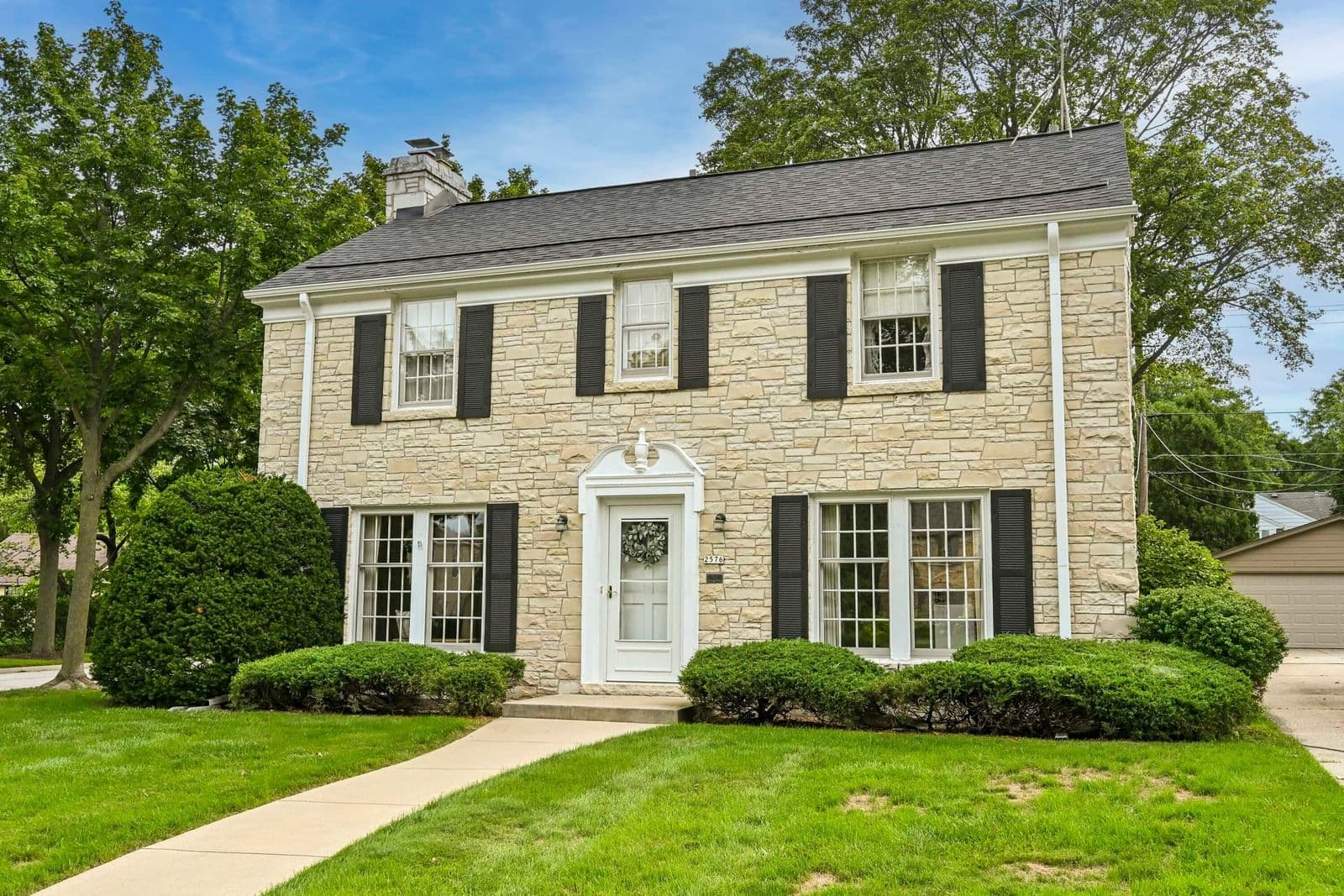 2576 Pasadena Blvd, Wauwatosa, WI 53226