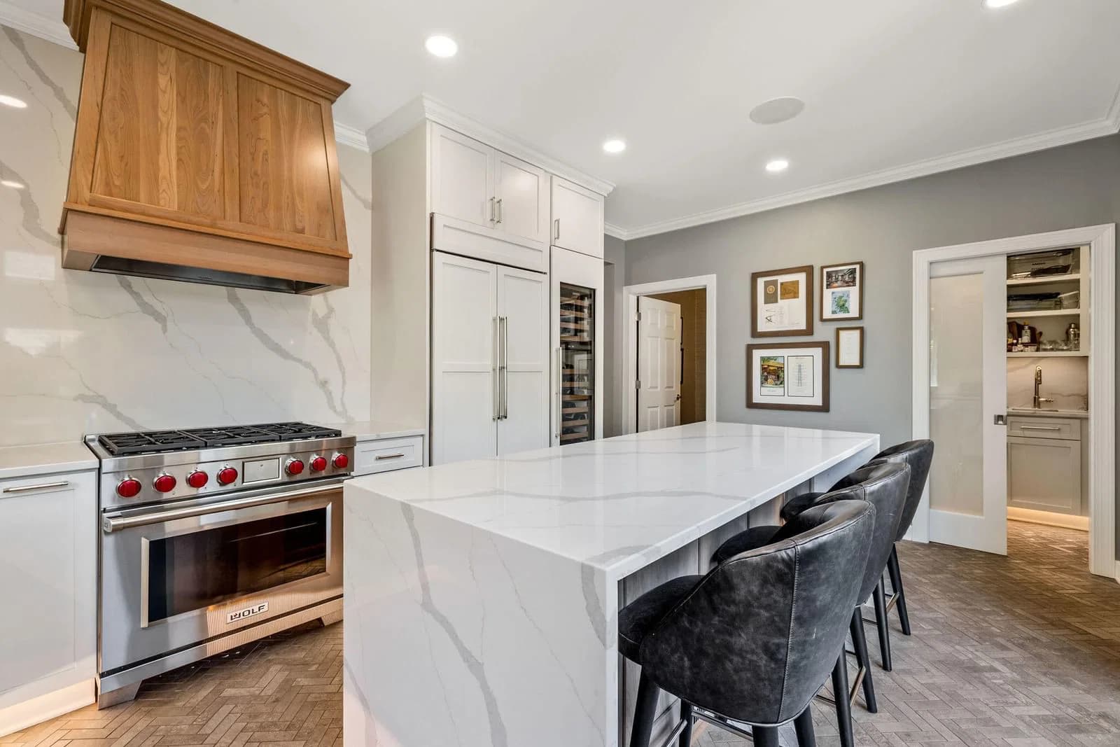 1012 Ogden Ave, Milwaukee, WI 53202 3