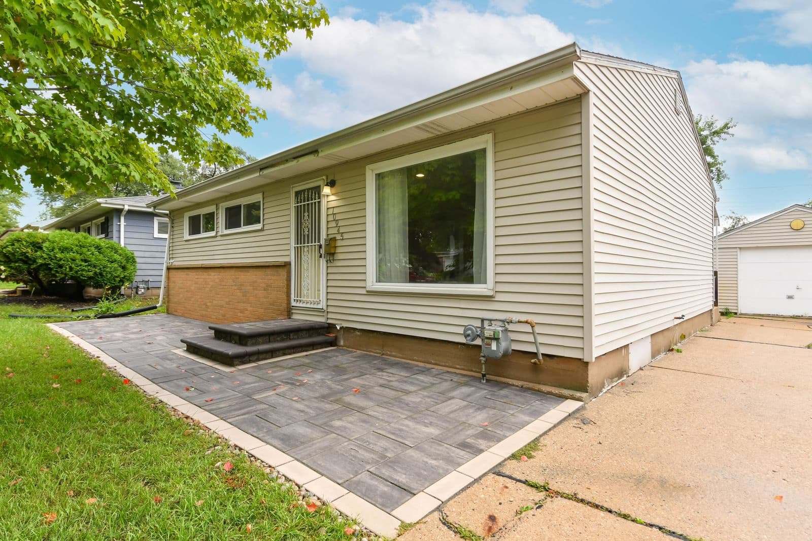 10945 Jeffrey Ln, Milwaukee, WI 53225 2