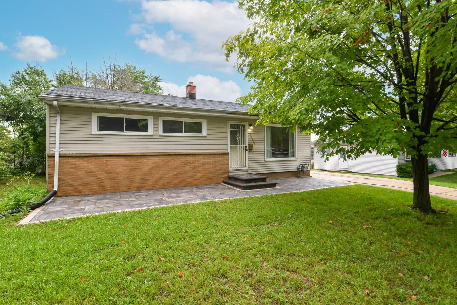 10945 Jeffrey Ln, Milwaukee, WI 53225