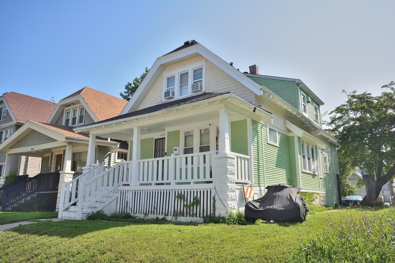 2616 37th St, Milwaukee, WI 53210