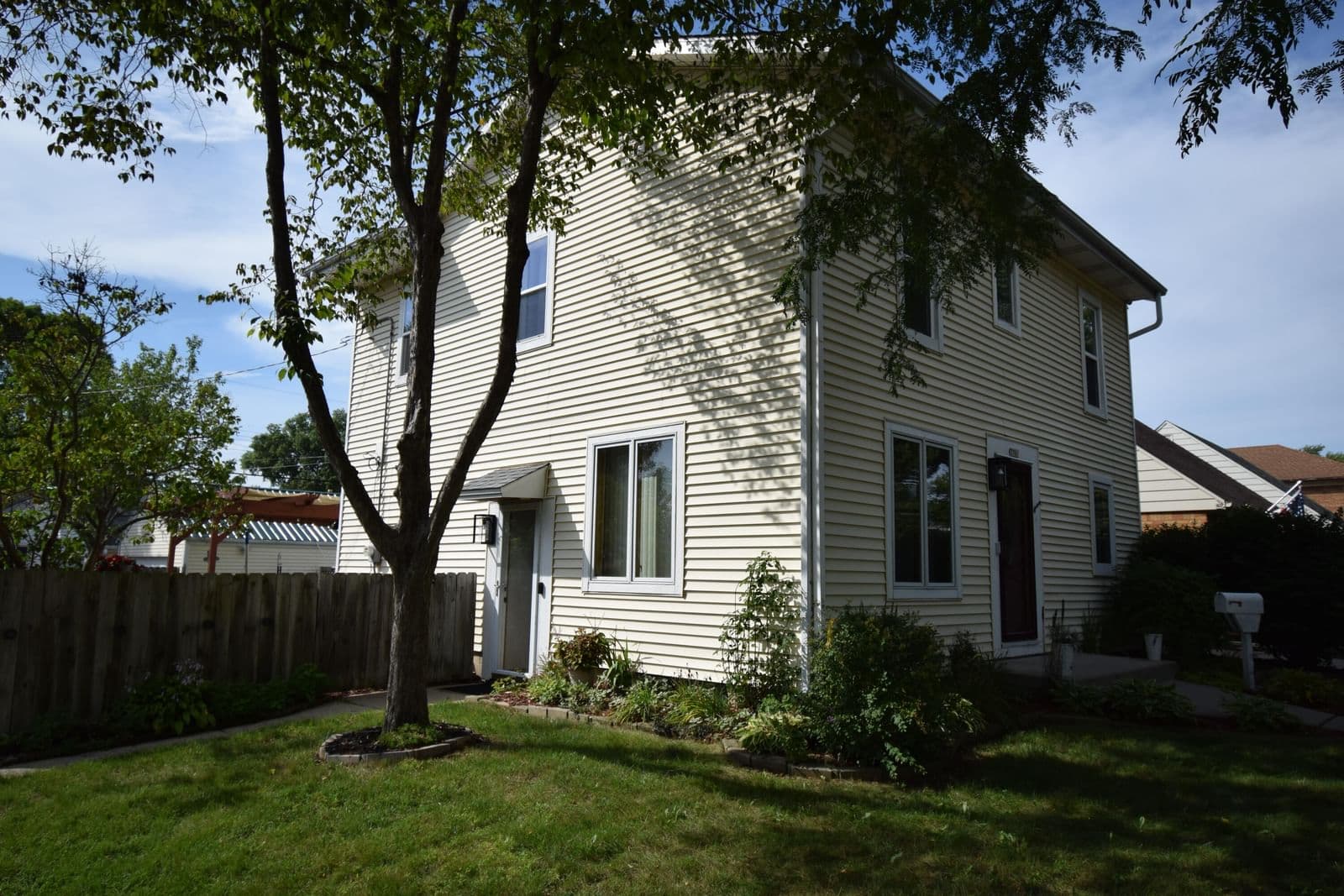 3701 97th St, Milwaukee, WI 53222 3