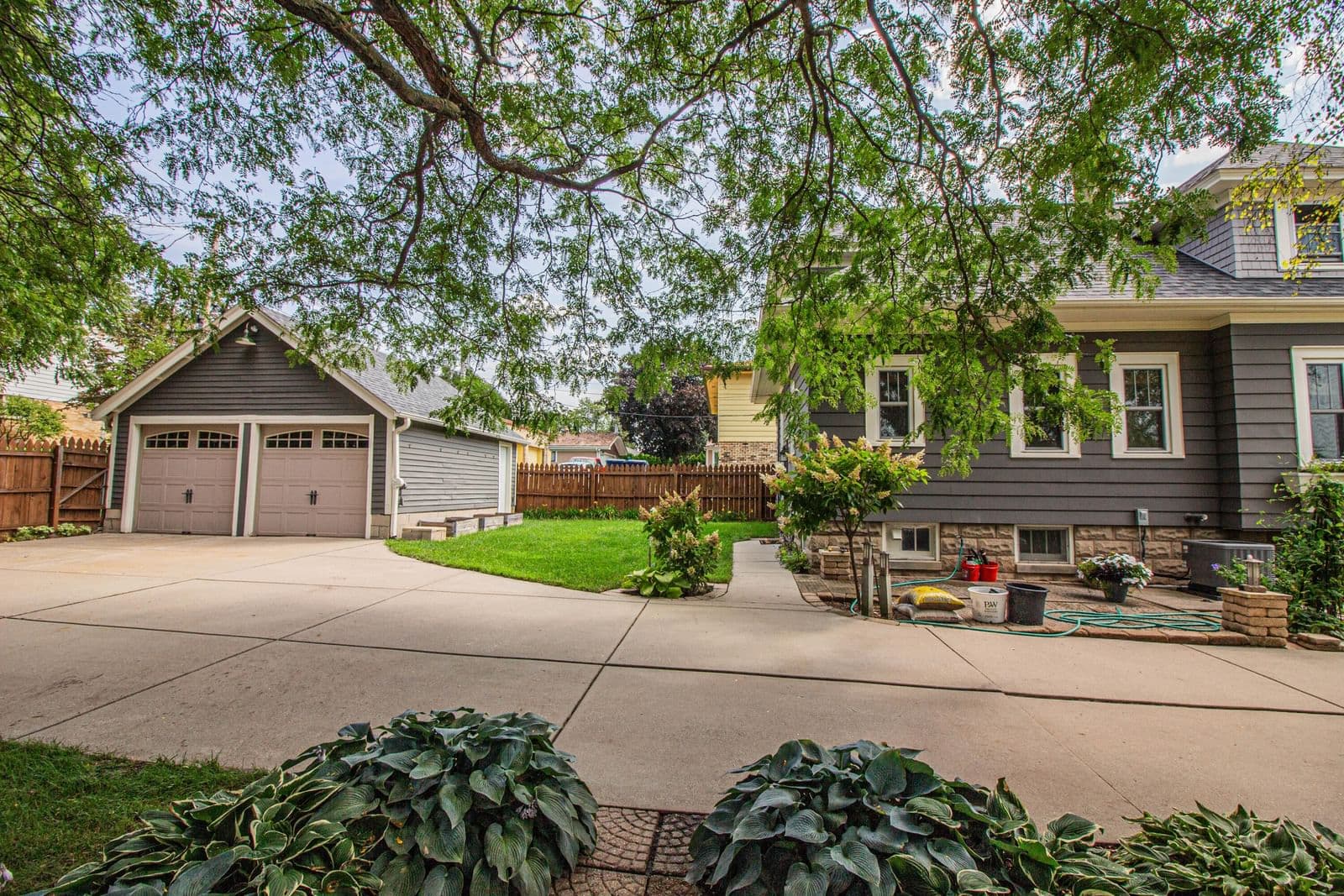 9110 Howard Ave, Milwaukee, WI 53228 2